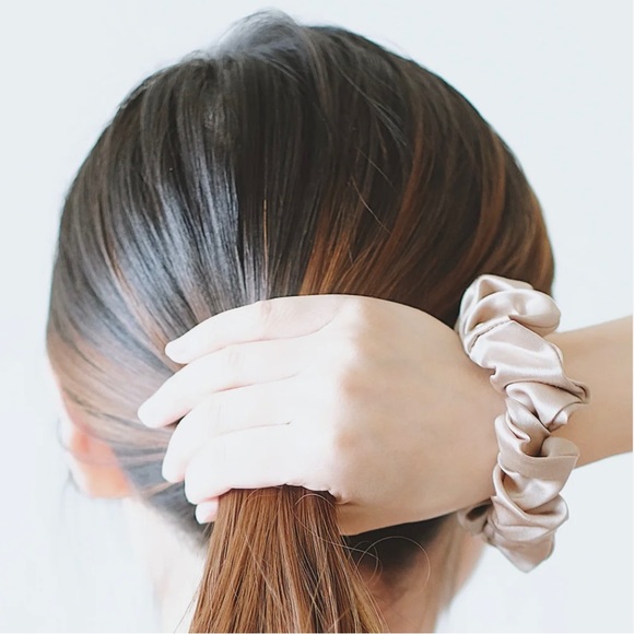 Silk Scrunchie - Picture 4 of 5